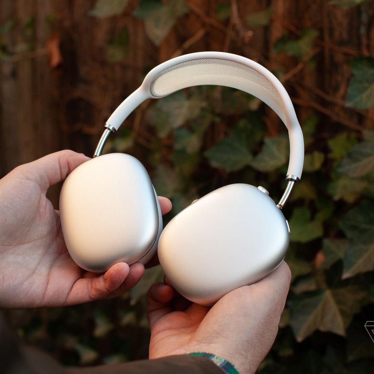 Design, Comfort, and Build Quality of AirPods Max Impressions